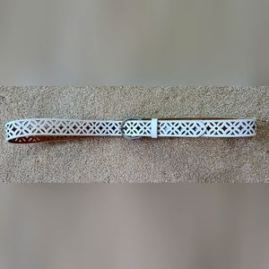 Talbots size M perforated white leather belt w silver buckle